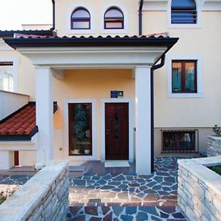 Apartments Villa Teuta 우마그 외부 사진